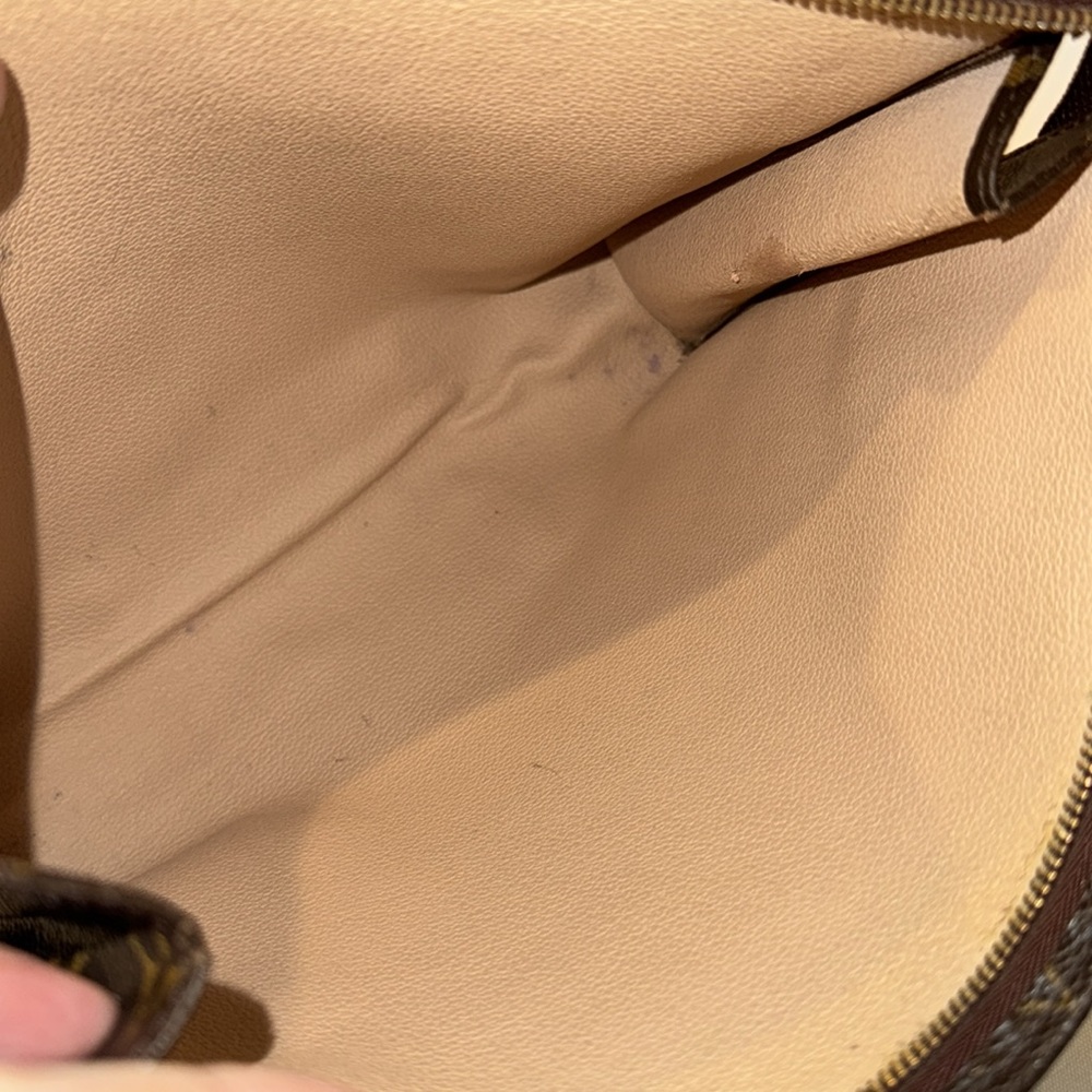 Authentic Louis Vuitton Toilettery pouch - Picture 4 of 16